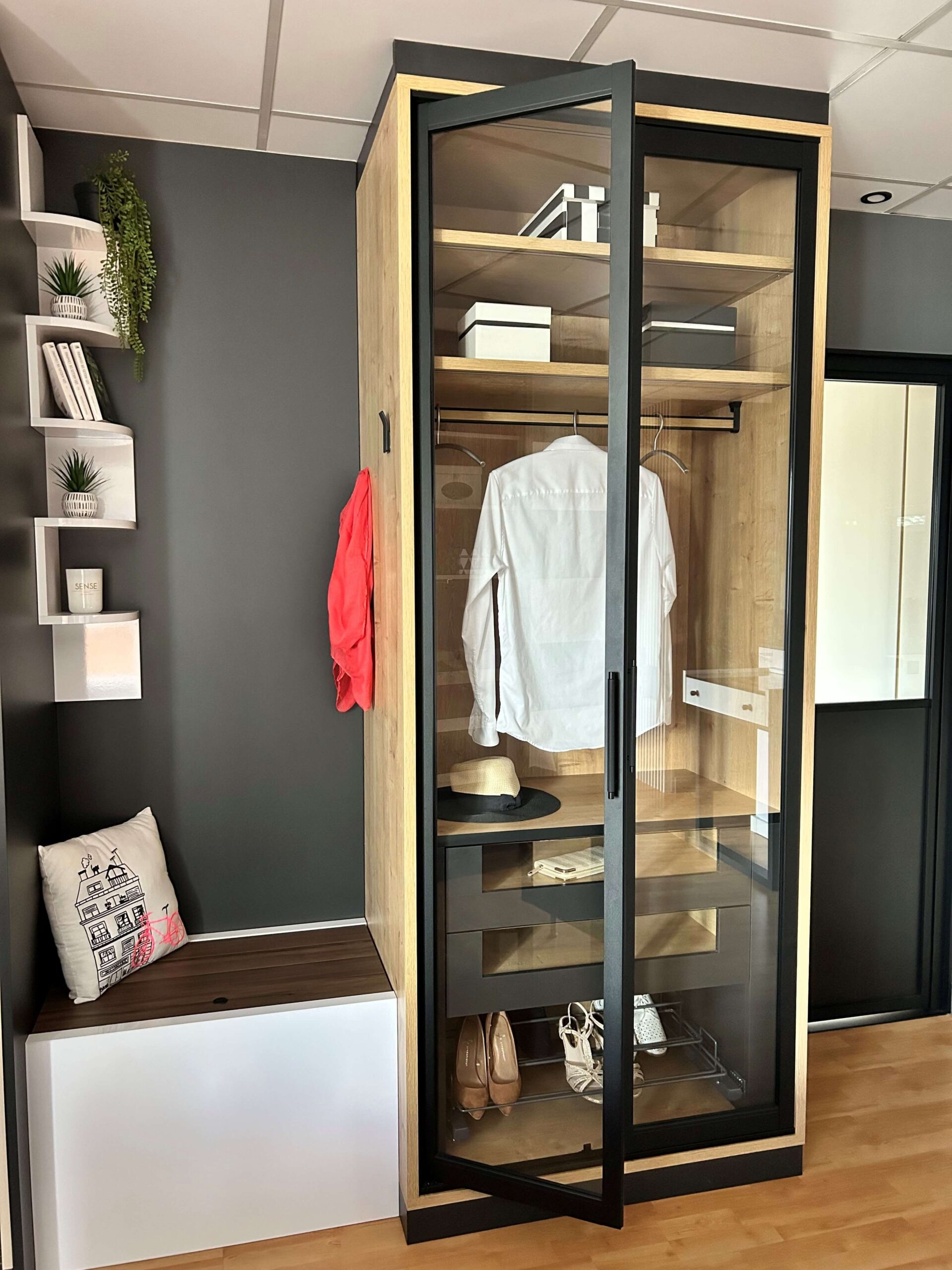 porte pivotante alu 4 ouverte