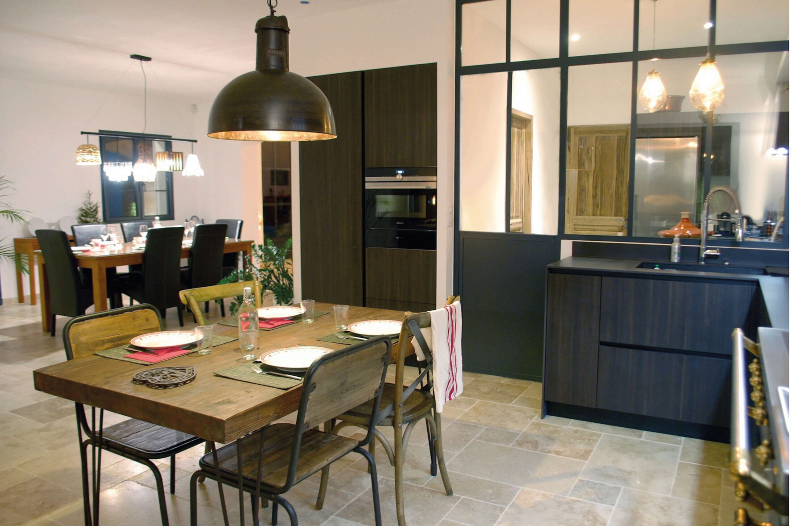 verriere cuisine marron. 300 dpi